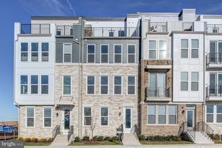 14596 LAKESTONE DR, Chantilly, VA 20151