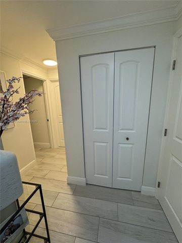 10069 SW 77th Ct, Miami, FL 33156