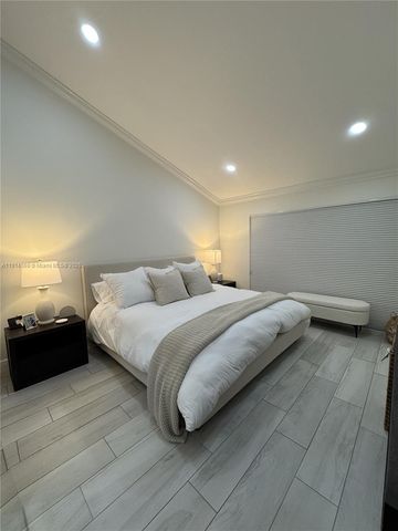 10069 SW 77th Ct, Miami, FL 33156