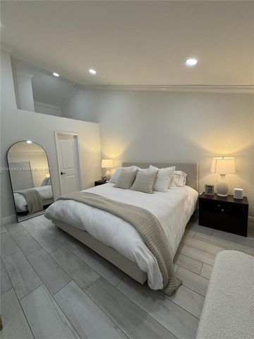 10069 SW 77th Ct, Miami, FL 33156