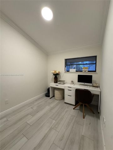 10069 SW 77th Ct, Miami, FL 33156