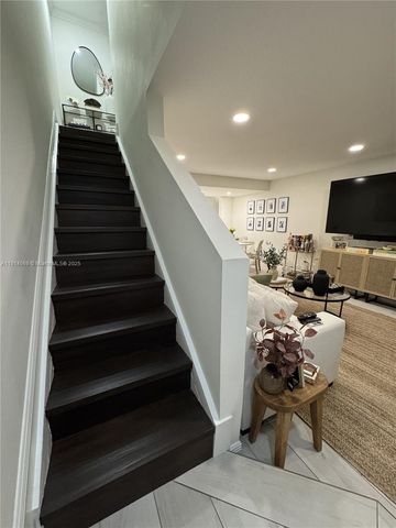 10069 SW 77th Ct, Miami, FL 33156