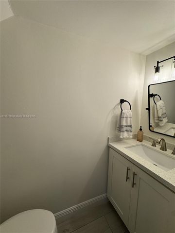 10069 SW 77th Ct, Miami, FL 33156