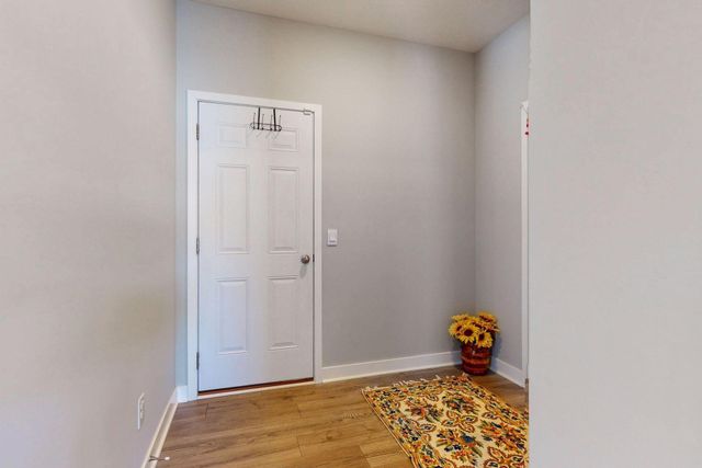 1663 Oak Creek Drive, Chaska, MN 55318