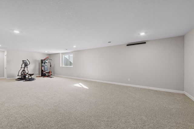 1663 Oak Creek Drive, Chaska, MN 55318