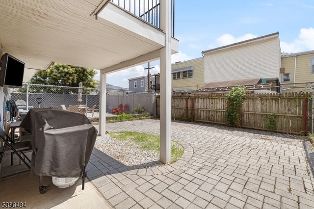 328 High St, Elizabeth City, NJ 07202