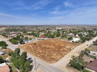 Cor 40th St E # T4, Palmdale, CA 93550