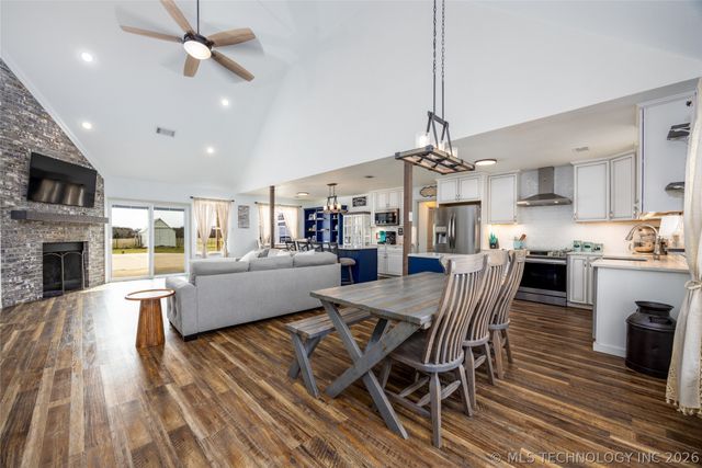 1522 Burney Cemetary, Calera, OK 74730