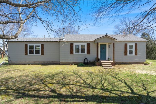 31678 295 Highway, Hindsville, AR 72738