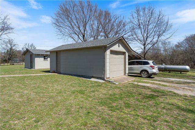 31678 295 Highway, Hindsville, AR 72738