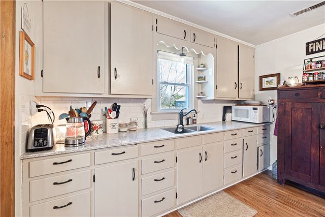 31678 295 Highway, Hindsville, AR 72738