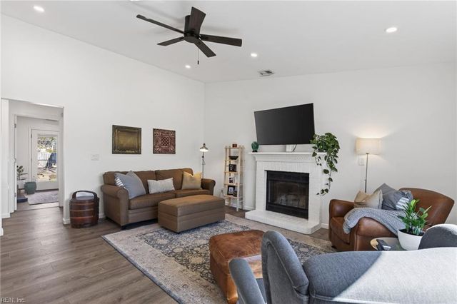 1920 Falling Sun CIR, Virginia Beach, VA 23454