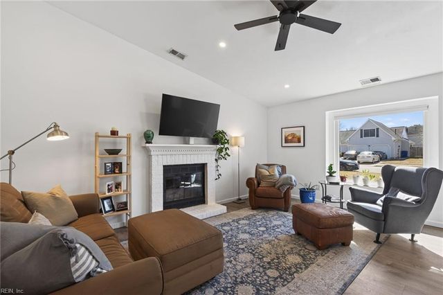 1920 Falling Sun CIR, Virginia Beach, VA 23454