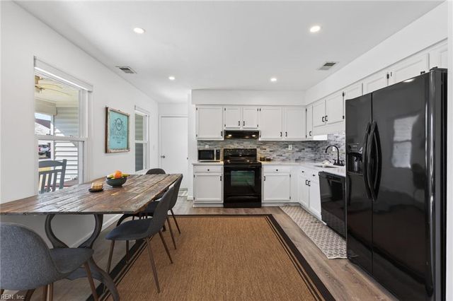 1920 Falling Sun CIR, Virginia Beach, VA 23454