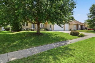 810 William Nowels Circle, Carlisle, IA 50047