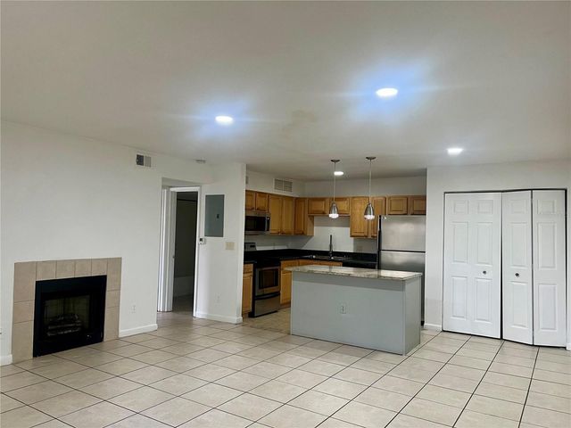 315 LAKEPOINTE DRIVE 101, Altamonte Springs, FL 32701