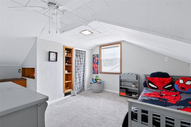 1325 N 4th Avenue E, Newton, IA 50208