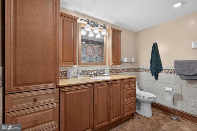 1222 GREEN ST, Harrisburg, PA 17102