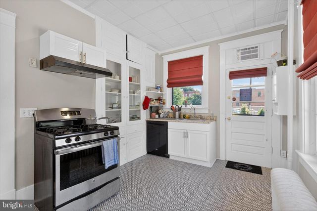 1222 GREEN ST, Harrisburg, PA 17102