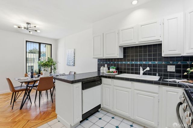 2243 43rd Avenue, San Francisco, CA 94122