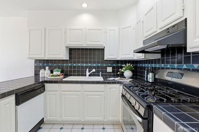 2243 43rd Avenue, San Francisco, CA 94122