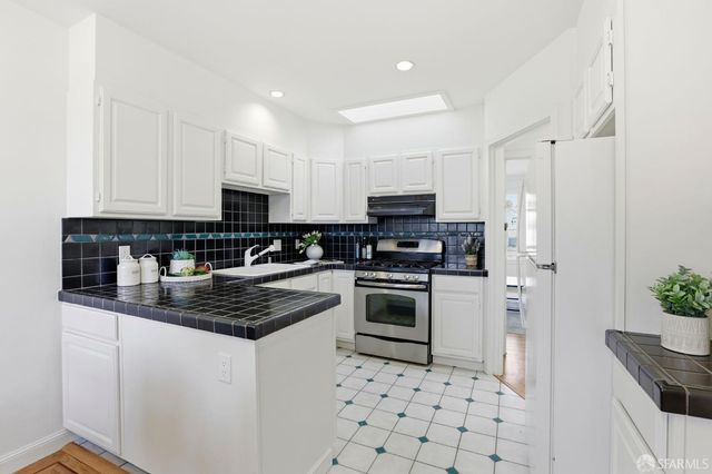 2243 43rd Avenue, San Francisco, CA 94122