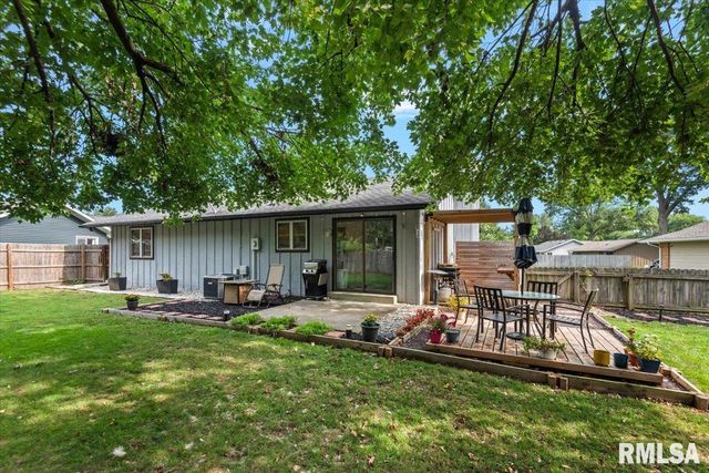 10 Leeds Drive, Springfield, IL 62702