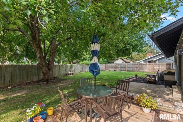 10 Leeds Drive, Springfield, IL 62702