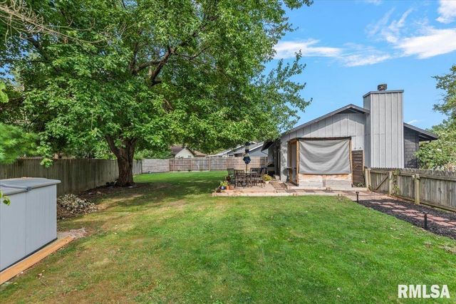 10 Leeds Drive, Springfield, IL 62702