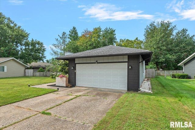 10 Leeds Drive, Springfield, IL 62702