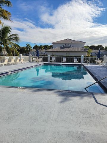 12055 SW 140th Ter 7-20, Miami, FL 33186