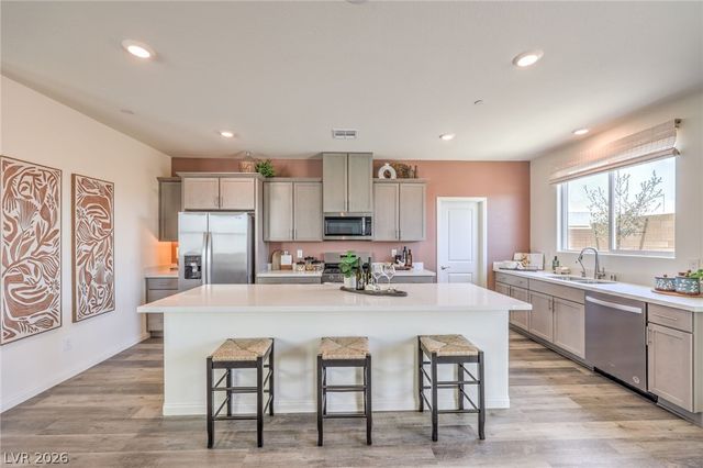 561 Mountain Robin Avenue, Henderson, NV 89011