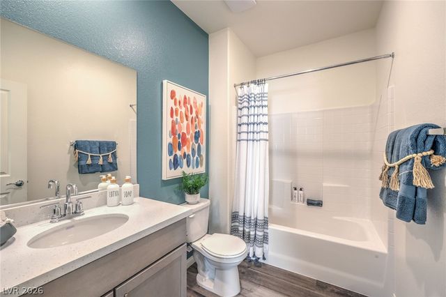 561 Mountain Robin Avenue, Henderson, NV 89011