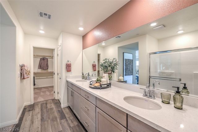 561 Mountain Robin Avenue, Henderson, NV 89011