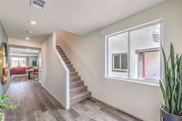 561 Mountain Robin Avenue, Henderson, NV 89011