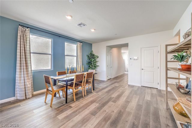 561 Mountain Robin Avenue, Henderson, NV 89011