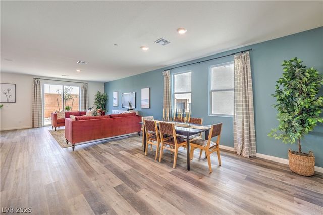 561 Mountain Robin Avenue, Henderson, NV 89011