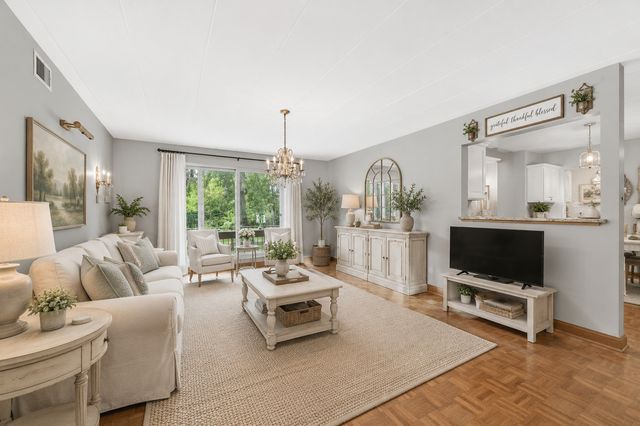 11012 S Theresa Circle 1C, Palos Hills, IL 60465
