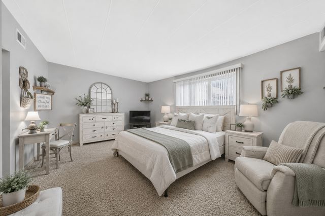 11012 S Theresa Circle 1C, Palos Hills, IL 60465
