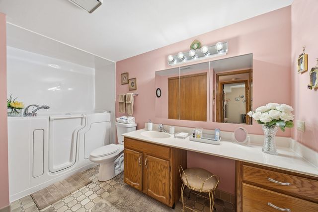 11012 S Theresa Circle 1C, Palos Hills, IL 60465