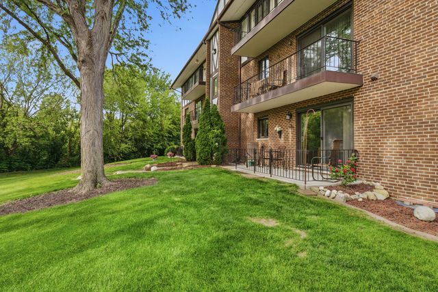 11012 S Theresa Circle 1C, Palos Hills, IL 60465