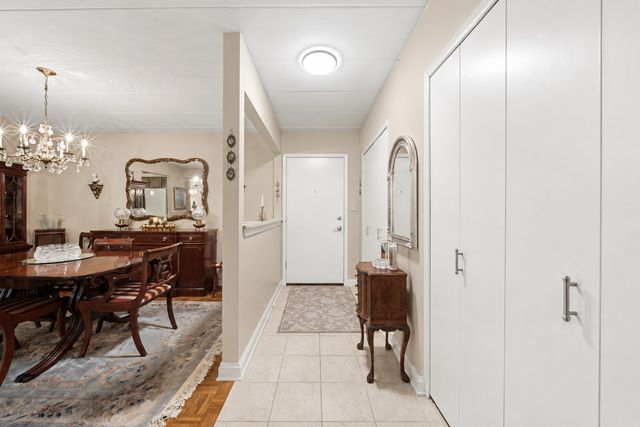 11012 S Theresa Circle 1C, Palos Hills, IL 60465