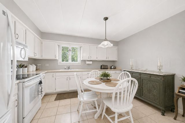 11012 S Theresa Circle 1C, Palos Hills, IL 60465