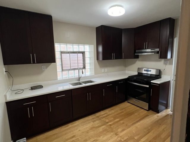 6636 S Marquette Drive, Chicago, IL 60637