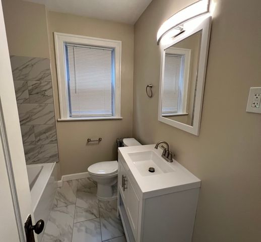 6636 S Marquette Drive, Chicago, IL 60637