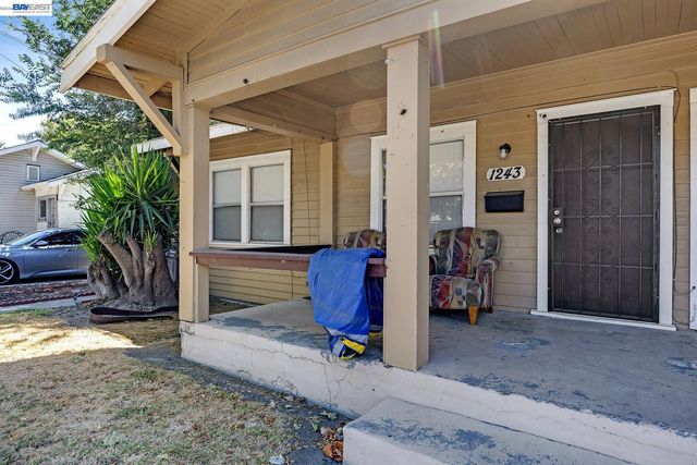 1243 Parker Ave, Tracy, CA 95376