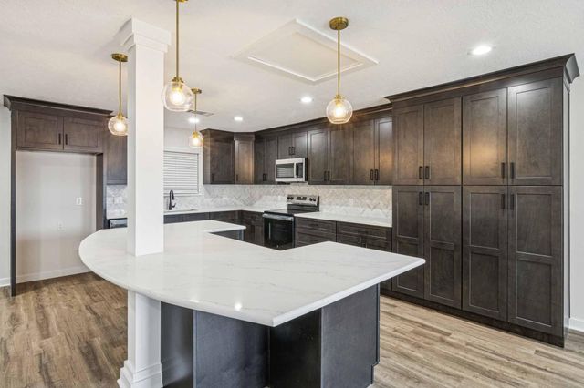 305 James Street, Winnie, TX 77665