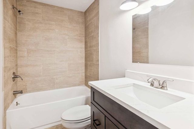 305 James Street, Winnie, TX 77665