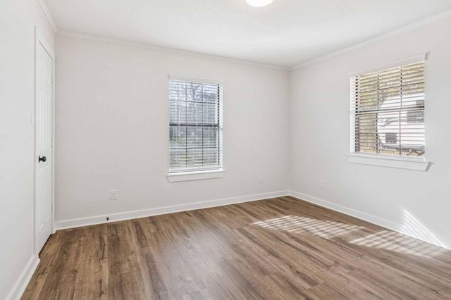 305 James Street, Winnie, TX 77665