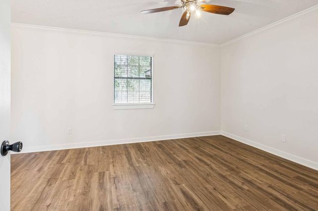 305 James Street, Winnie, TX 77665